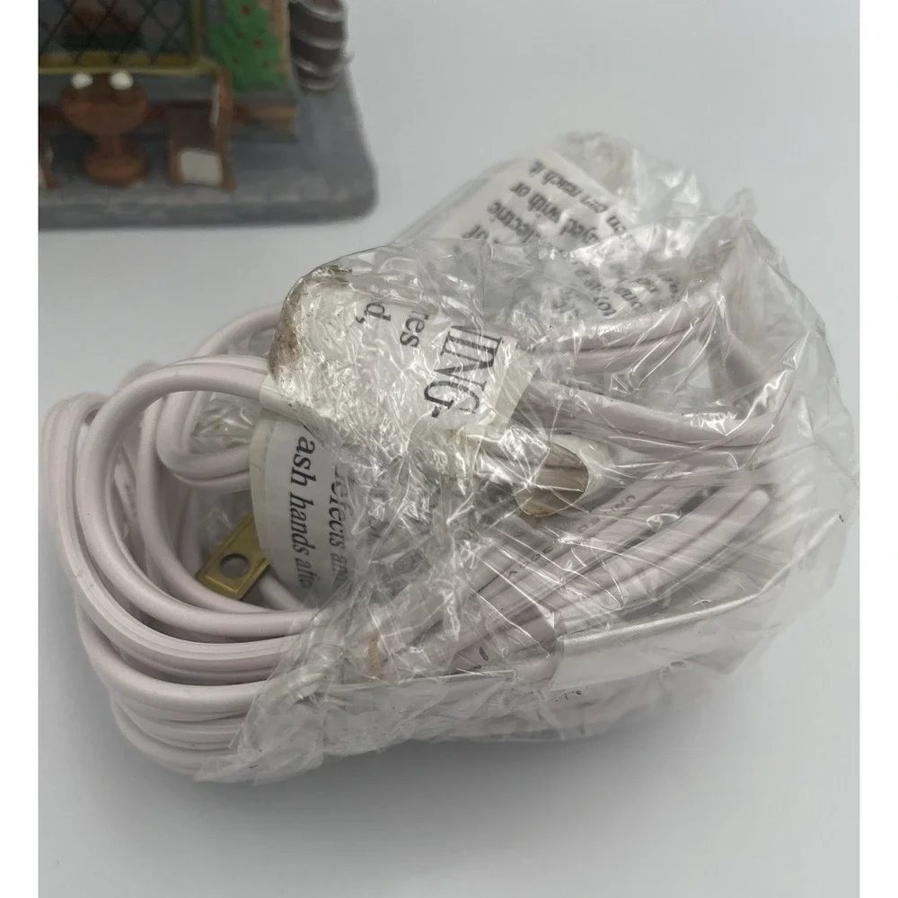 NOB LEMAX Caddington Village CHELSEA PUB 45053 2004 Retired Christmas Light Cord